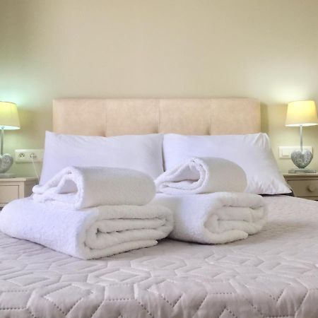 Caesarina Apartment กาเซเรส ภายนอก รูปภาพ