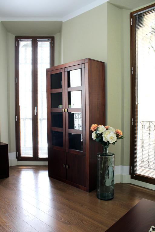 Caesarina Apartment กาเซเรส ภายนอก รูปภาพ