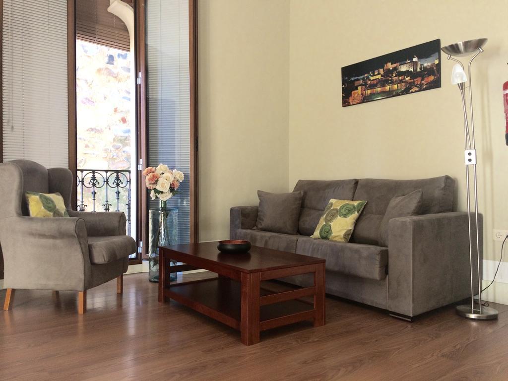 Caesarina Apartment กาเซเรส ภายนอก รูปภาพ