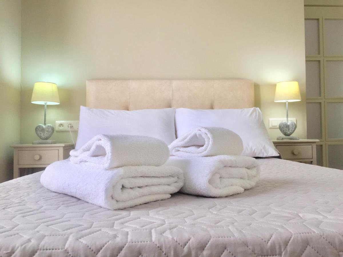 Caesarina Apartment กาเซเรส ภายนอก รูปภาพ